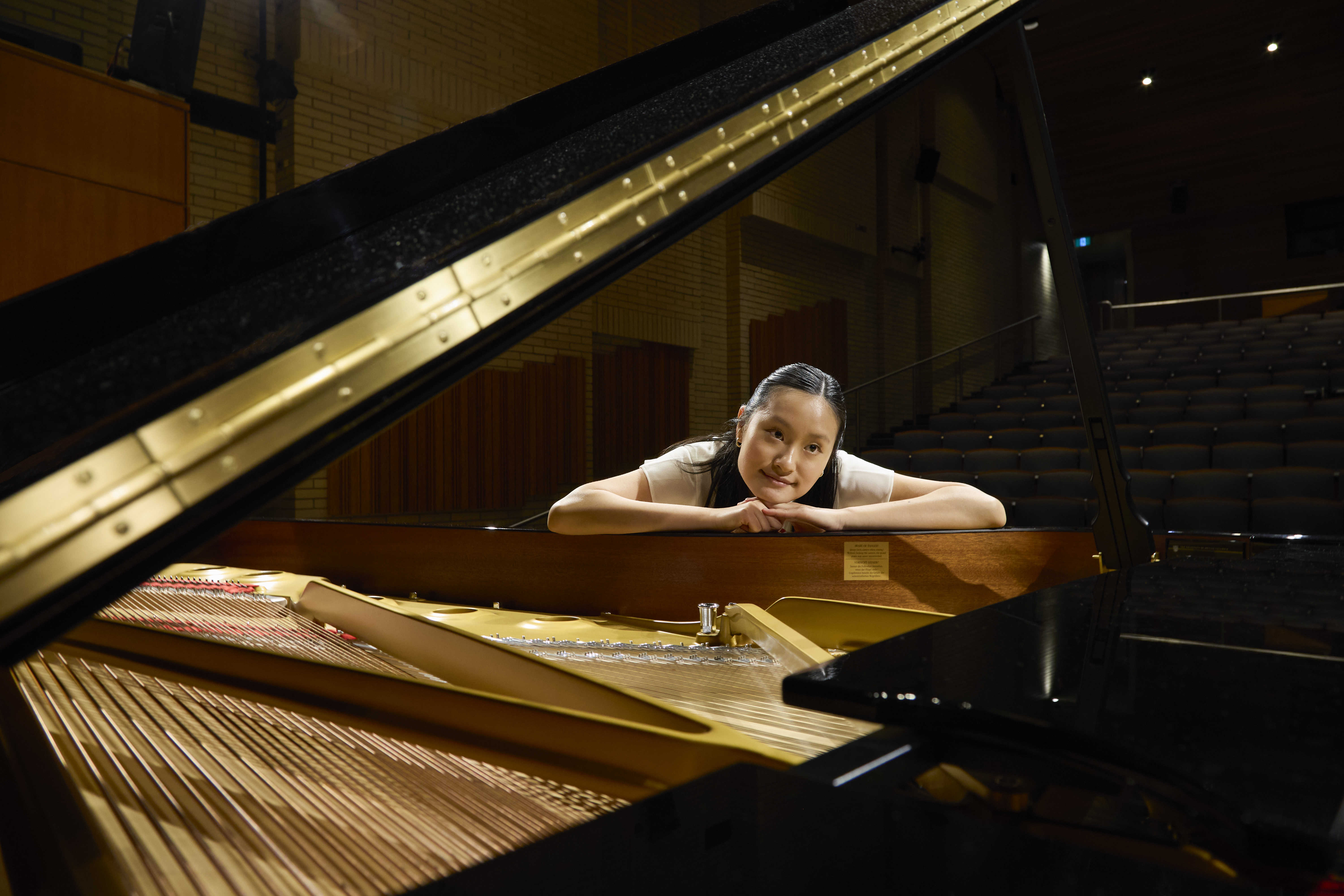 070525_Hilary_Music_Photos_16_v1